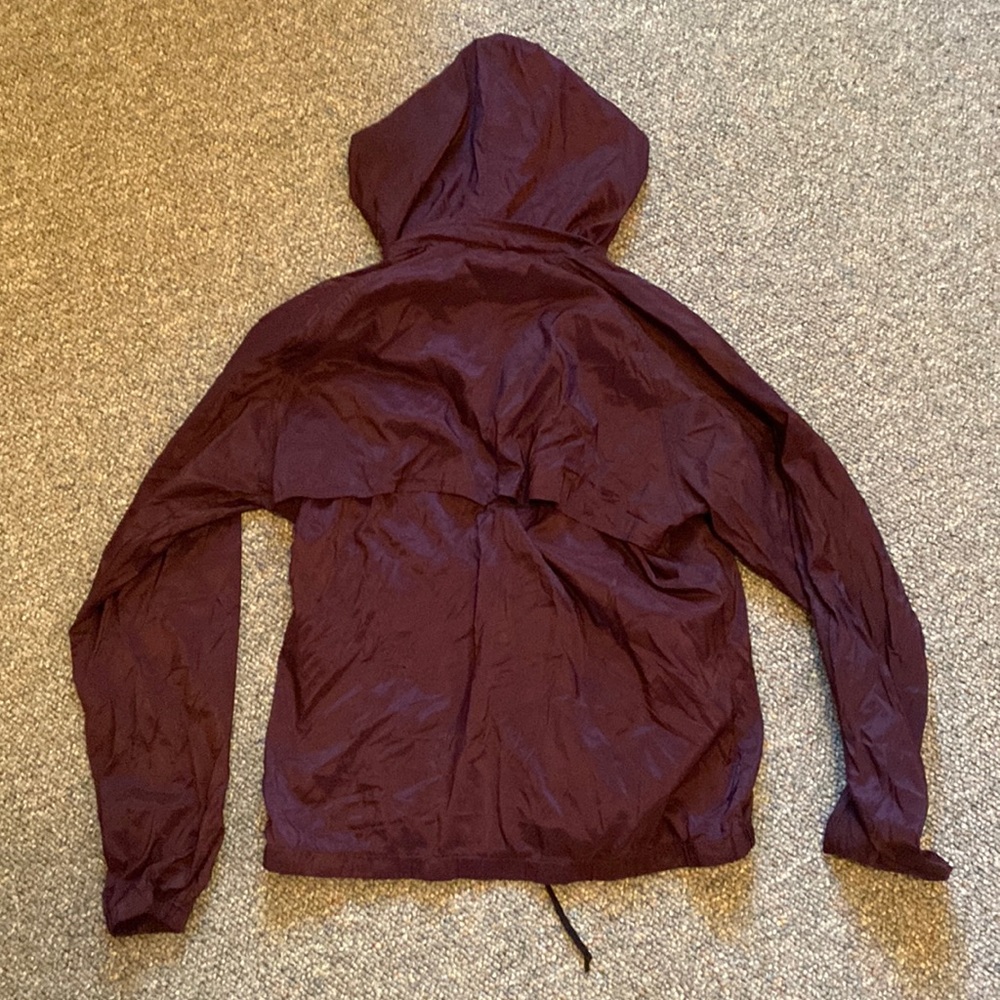 Hot Chillys maroon windbreaker S